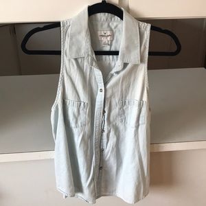 Sleeveless American Eagle button down